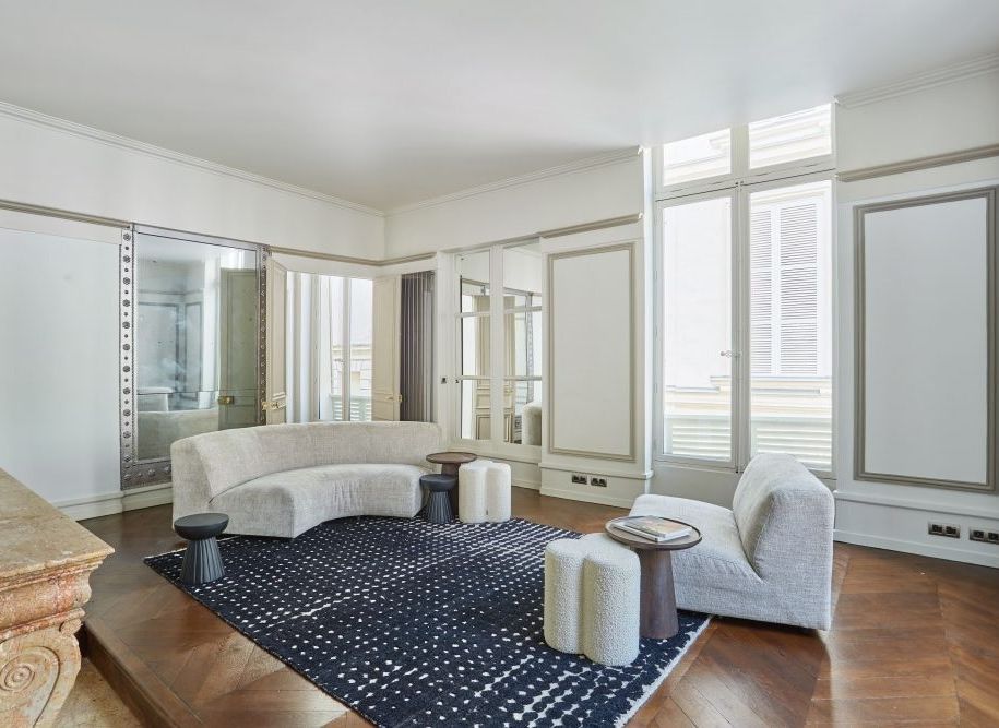 75001-160-102-Palais-Royal