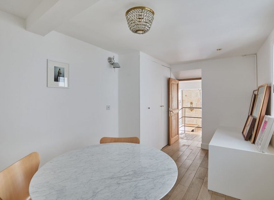 75003-90-110-Archives