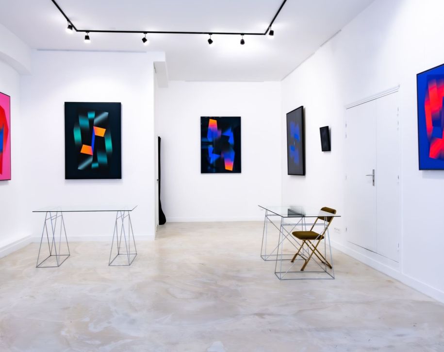 75002-85-241-Vivienne