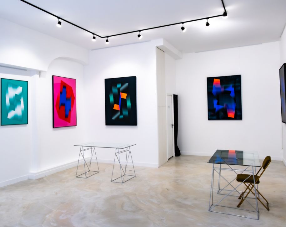 75002-85-241-Vivienne