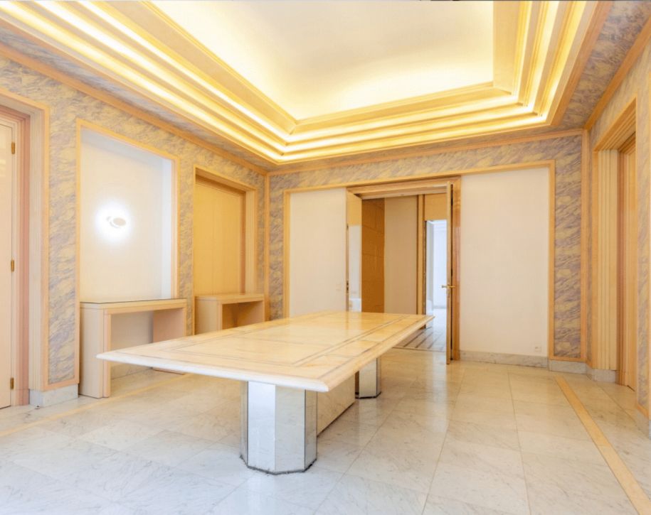 75008-340-330-Champs-Élysées