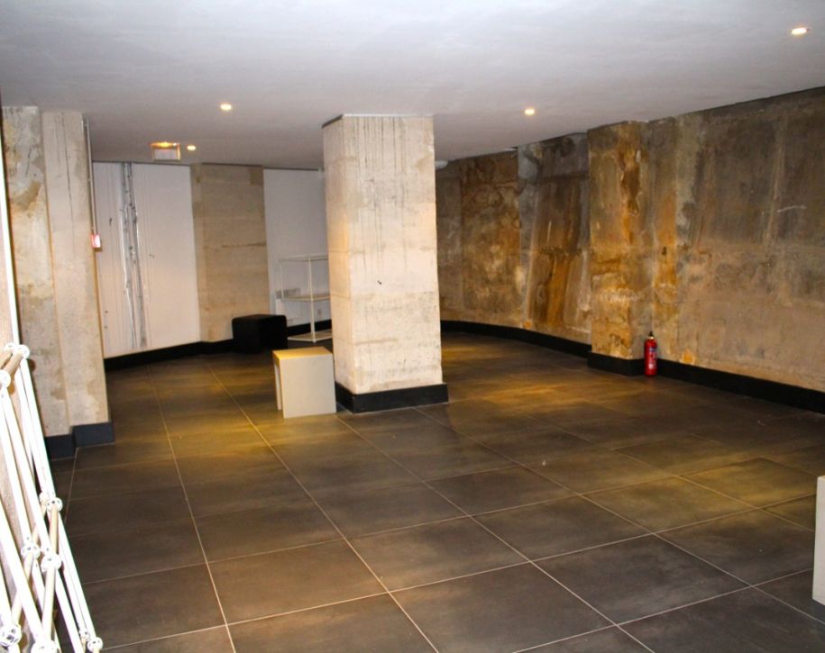 75001-240-154-Halles