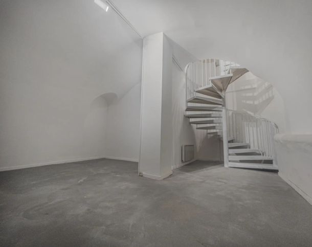 75003-57-295-Archives