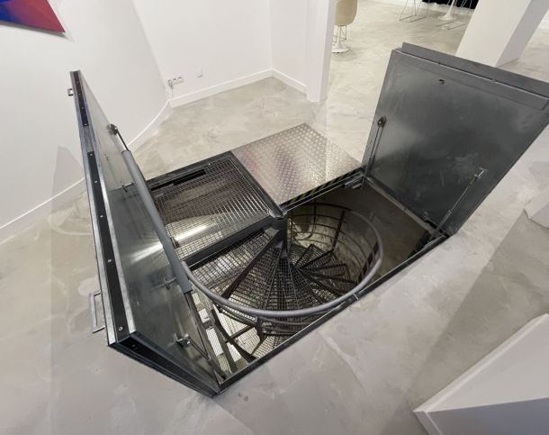 75002-85-241-Vivienne