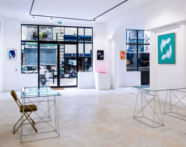 75002-85-241-Vivienne