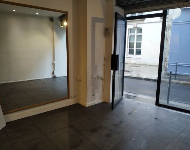 75003-79-235-Sainte-Avoye