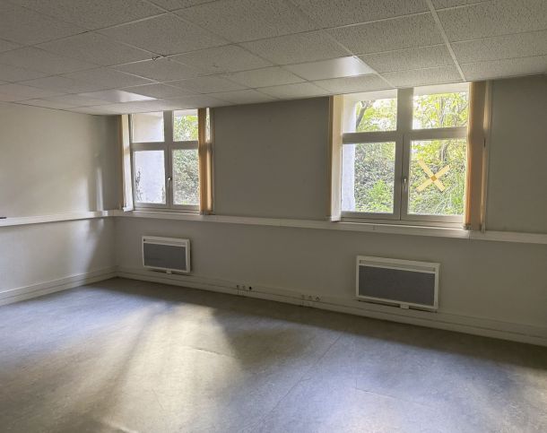 75009-1475-284-Saint-Georges