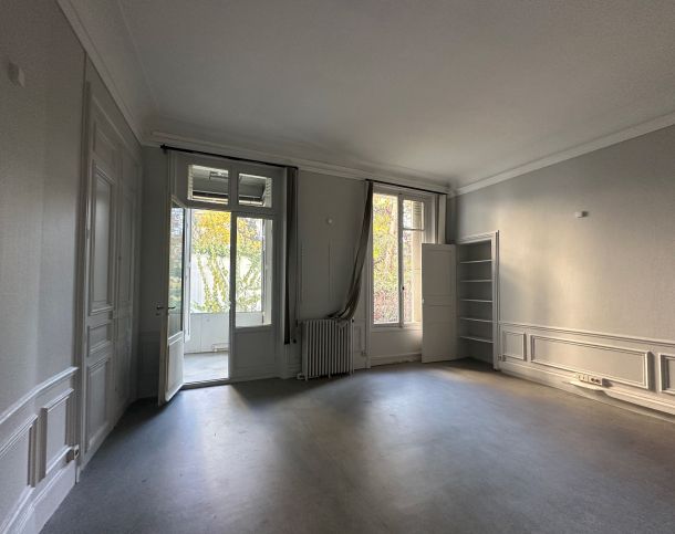 75009-1475-284-Saint-Georges