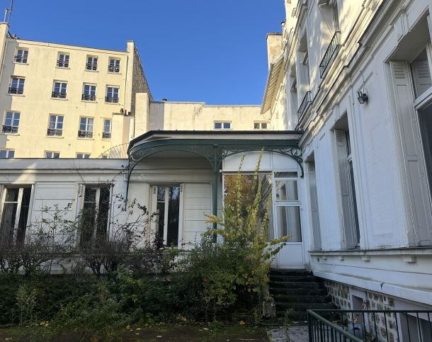 75009-1475-284-Saint-Georges