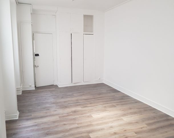 75011-85-393-Folie-Méricourt