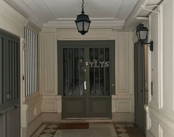 75009-134-389-Faubourg-Montmartre