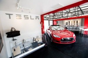 TESLA POP UP STORE