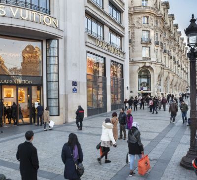 Pop-up store sur les Champs-Élysées: un levier stratégique puissant
