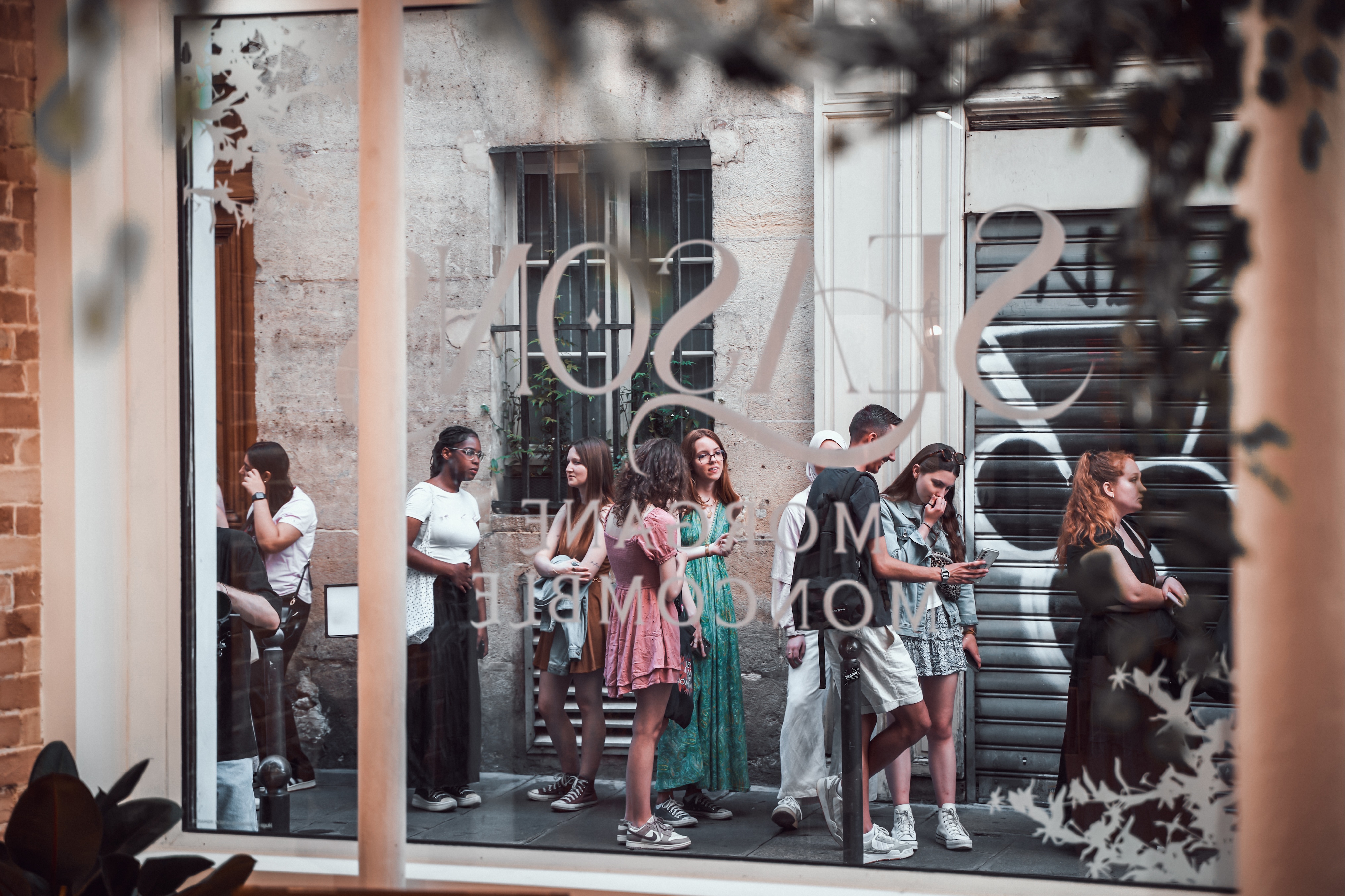 Pop up store littéraire paris, lieu éphémère immersif New Romance, Hugo Publishing, évènementiel culturel