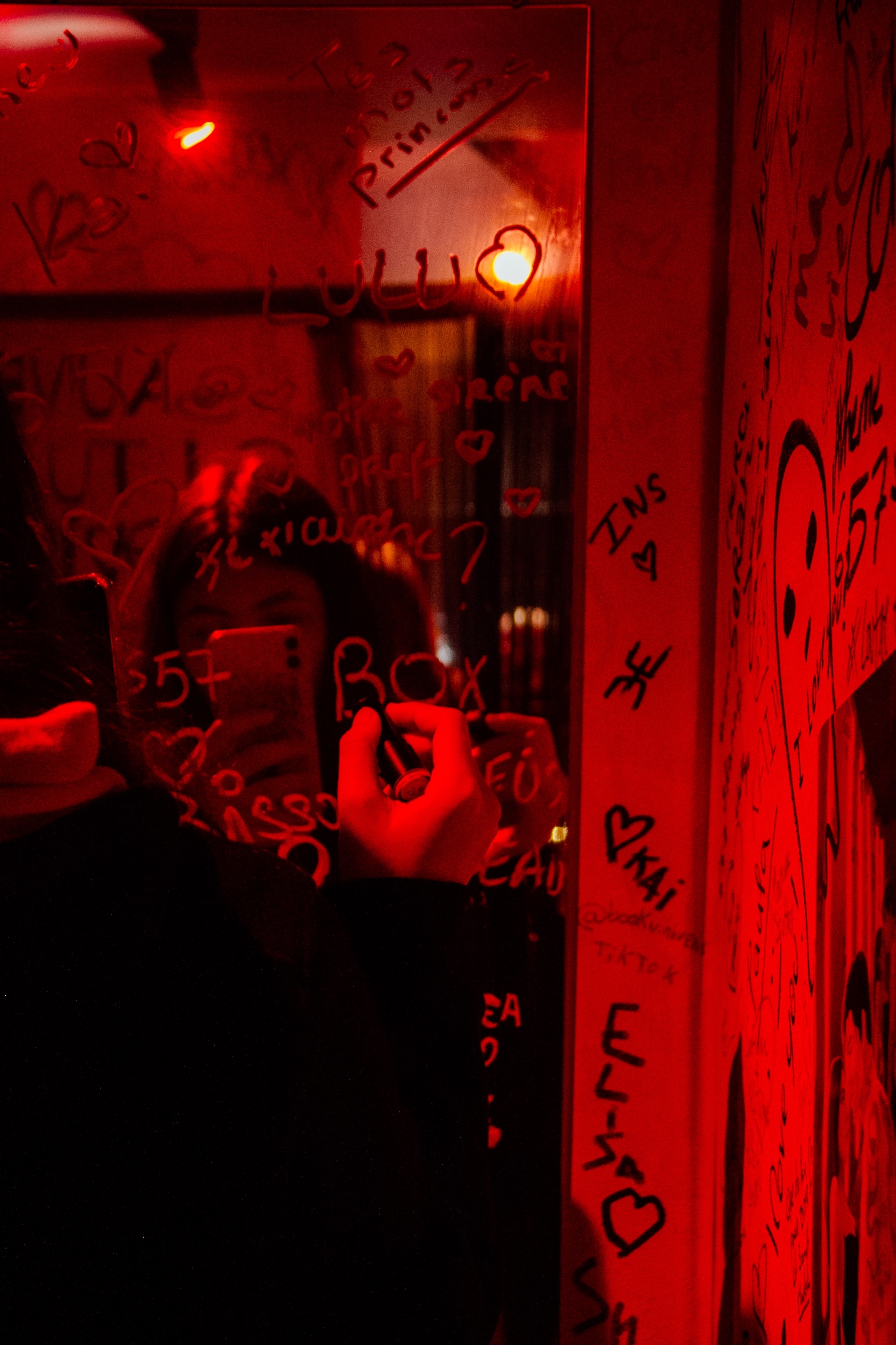 Pop up store littéraire paris, lieu éphémère immersif Hachette, évènement Dark Romance, évènementiel culturel 